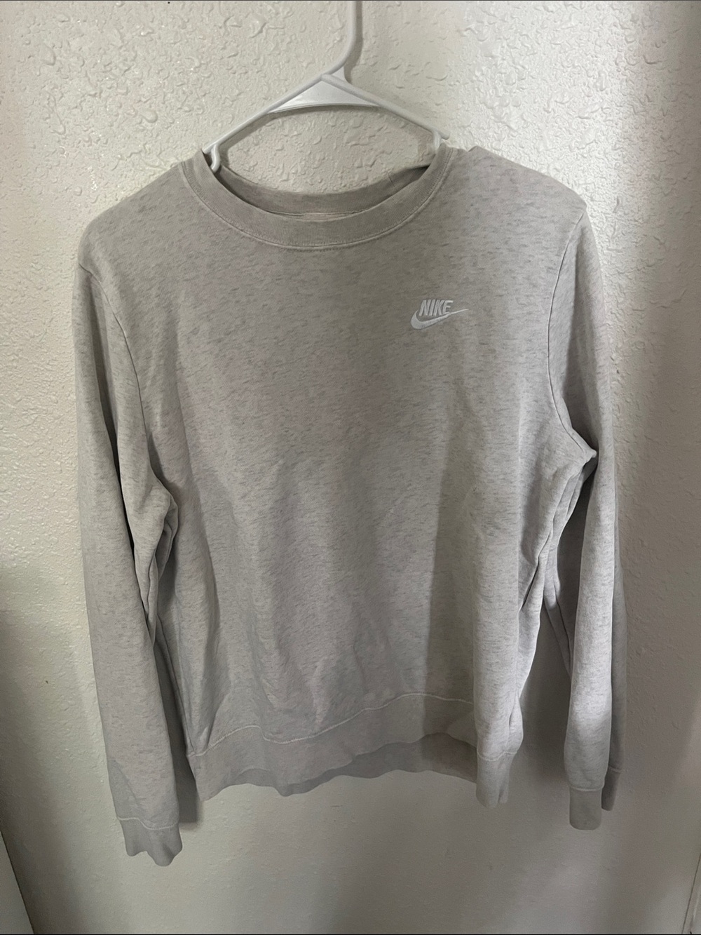 Nike Women’s Light Heather Gray Crewneck Sweatshirt